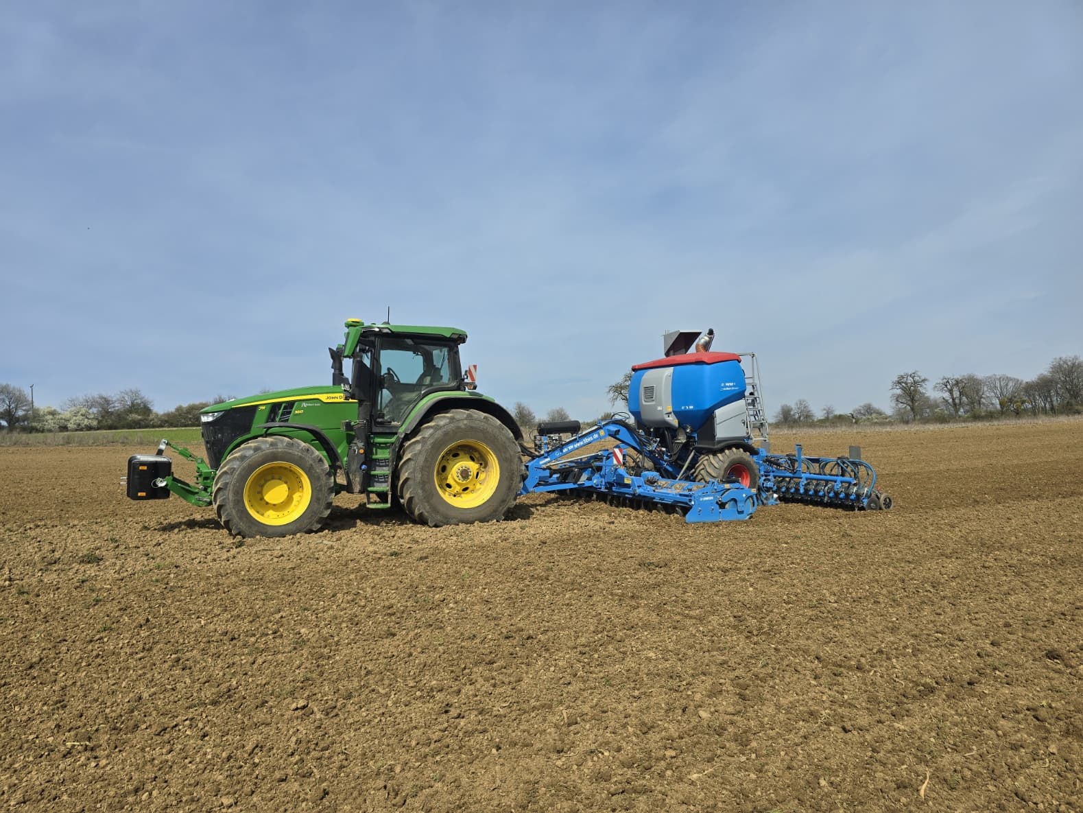 Traktor mit Drille